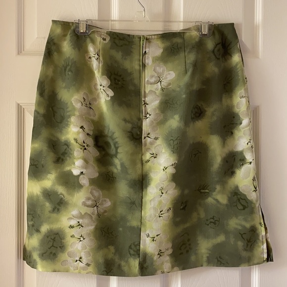 Reitmans Skirt in green floral - size 11/12 - Picture 4 of 5